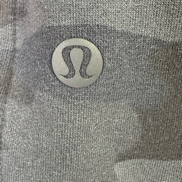 Lululemon Scuba Joggers Size 4 in Black Camo - Picture 7 of 8